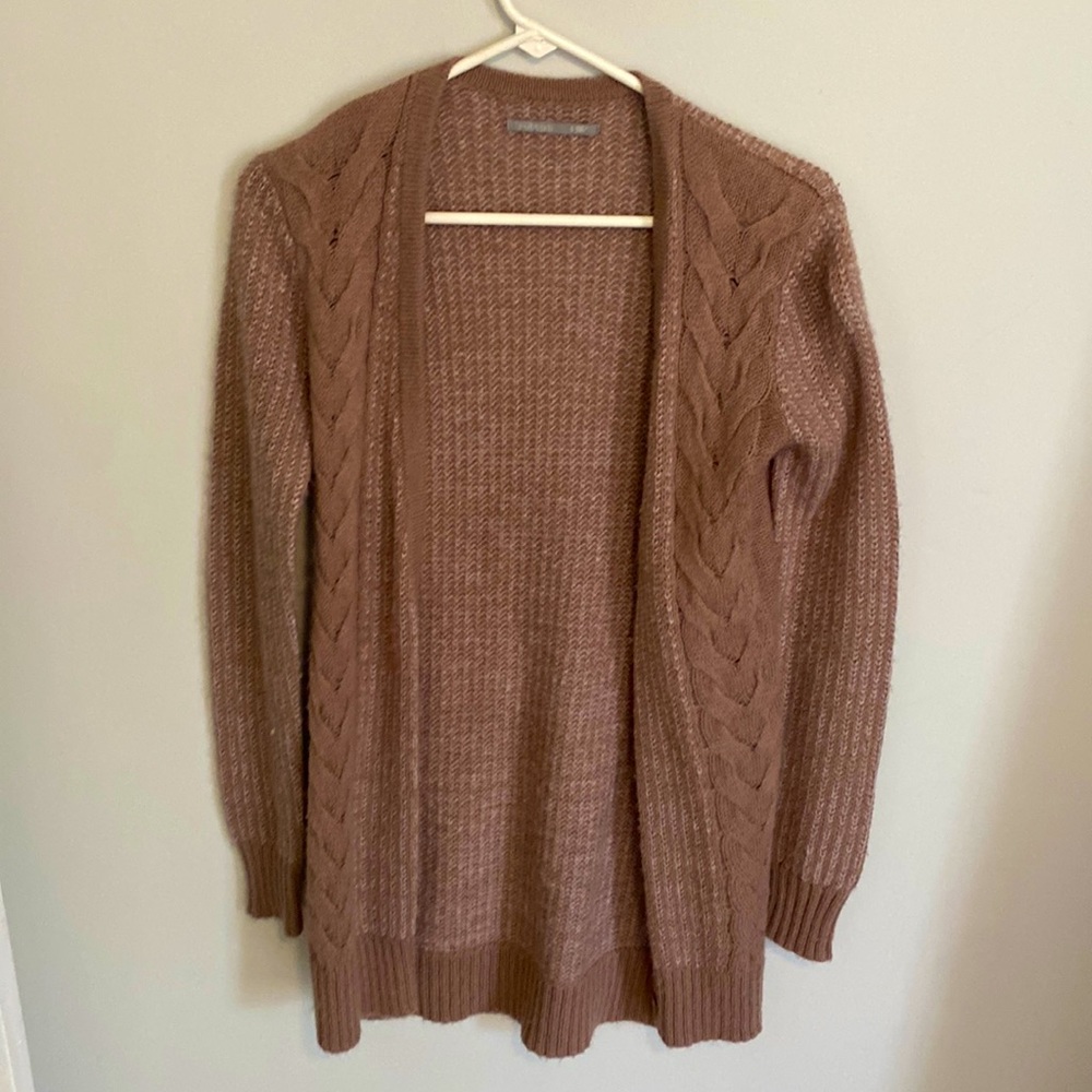 Vintage women’s sweater! Lightweight and soft!